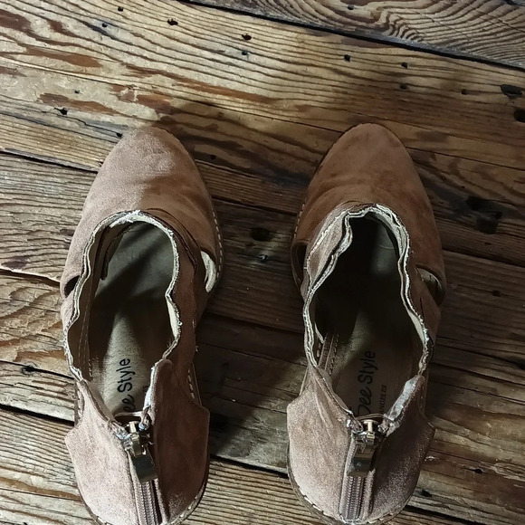 Cowgirlcore  Let's See Style Los Angeles Suede cutout bootie with heel zipper 6 - Picture 6 of 14